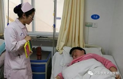 亲情！王晓丹护士担心小患者过年期间无聊，特意买来荧光彩笔送给